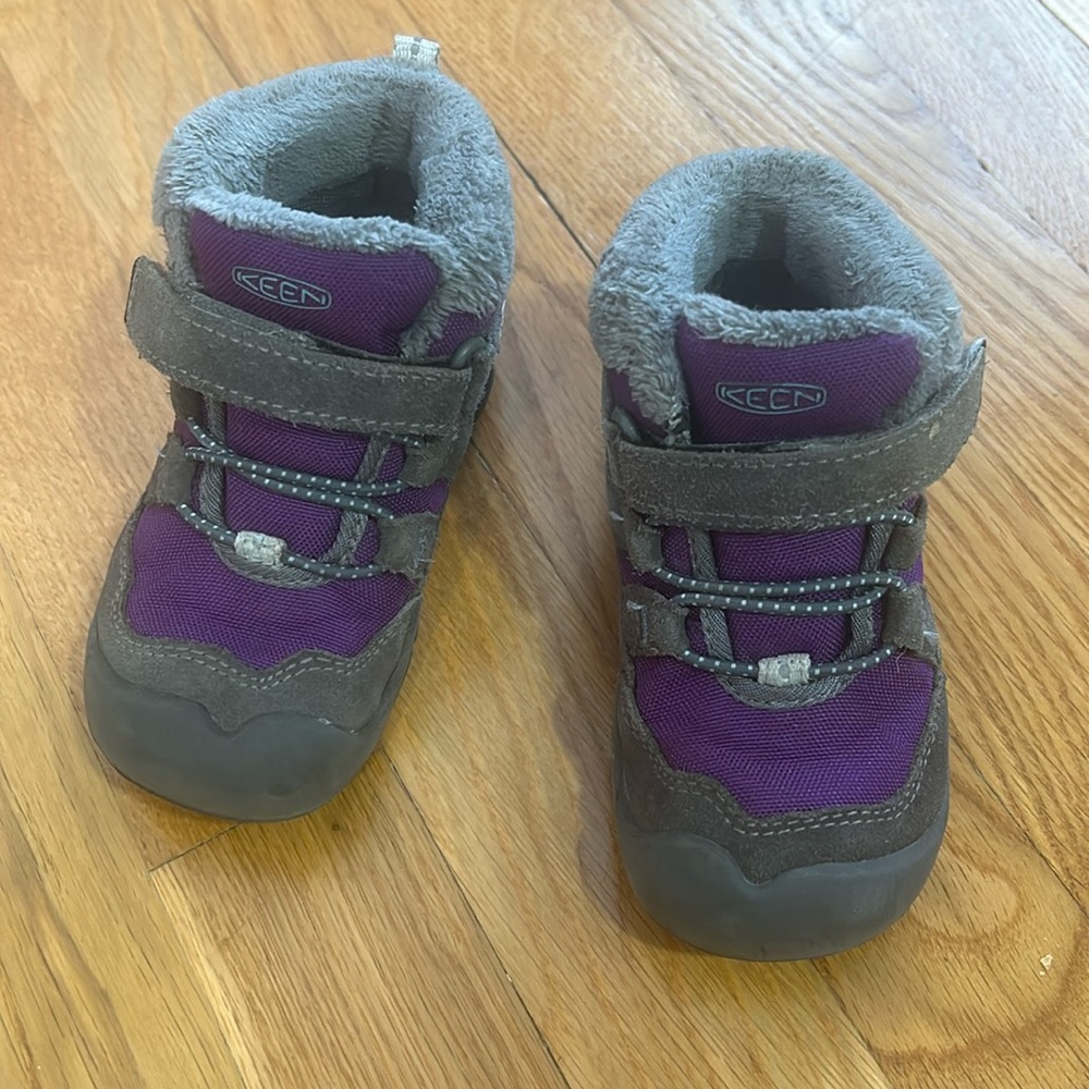 Toddler warm Keen boots size 7